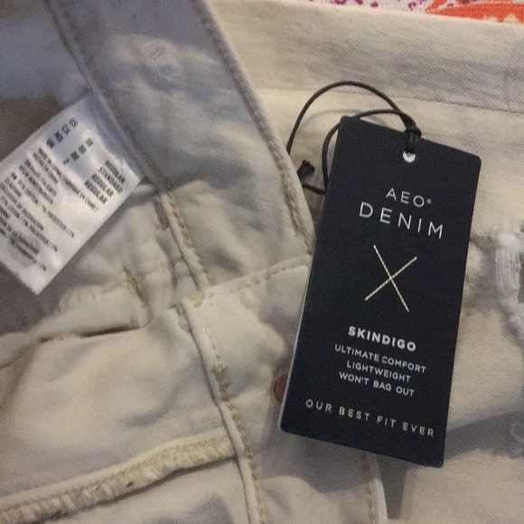 American Eagle size 0 NWT super stretch Destroyed - Picture 2 of 5